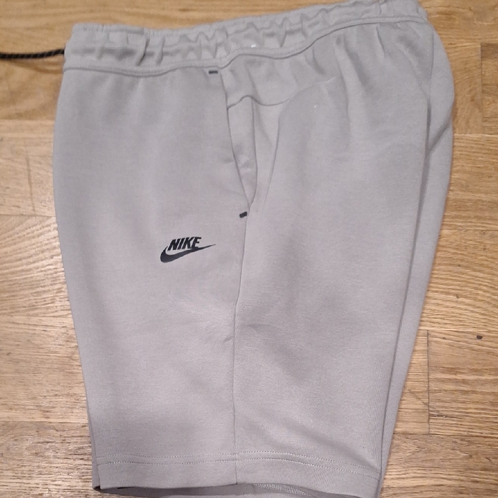 Nike Men's Gray Shorts